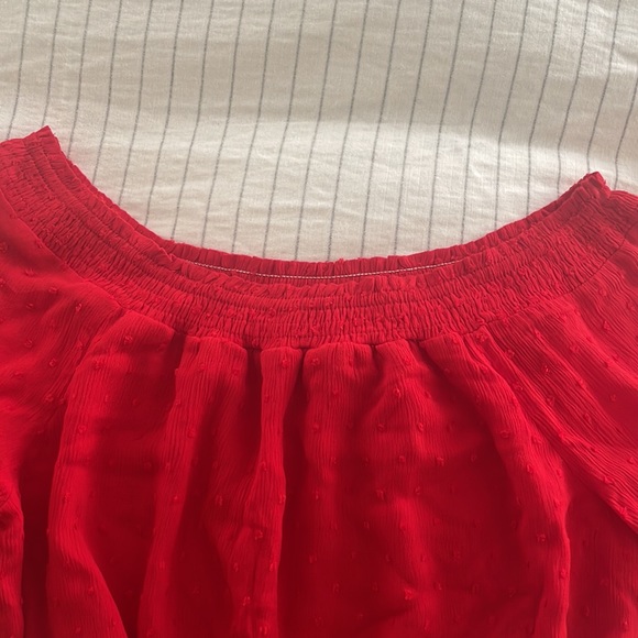 Off the shoulder - Picture 3 of 4